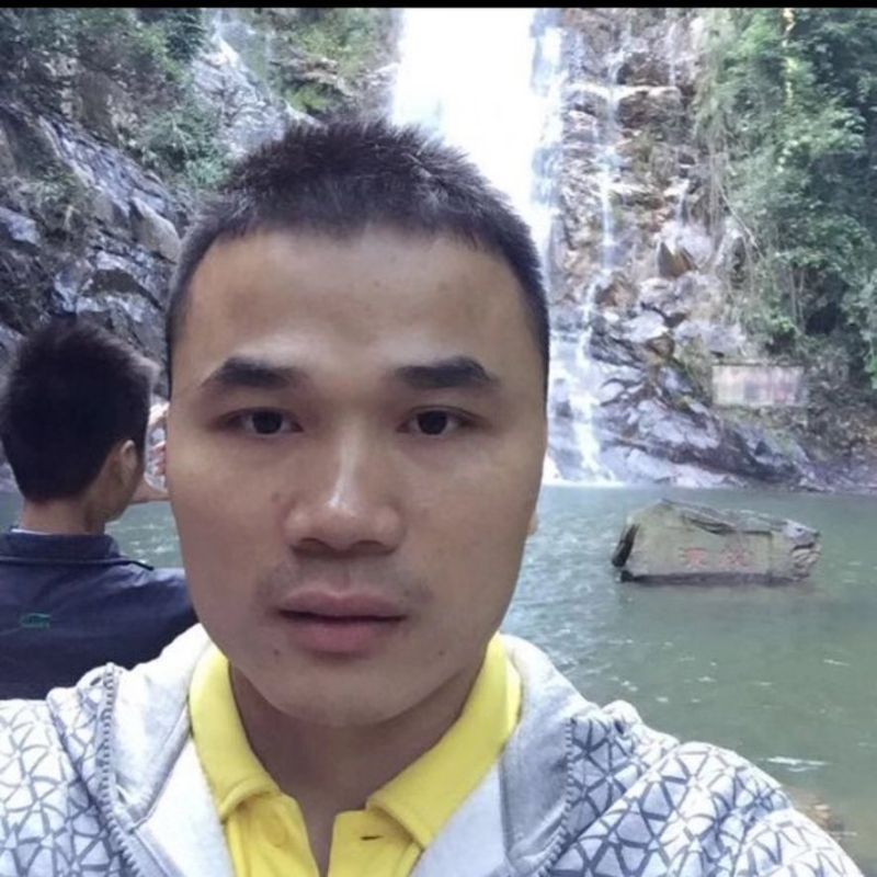 老梁的第一张照片--广州交友中心